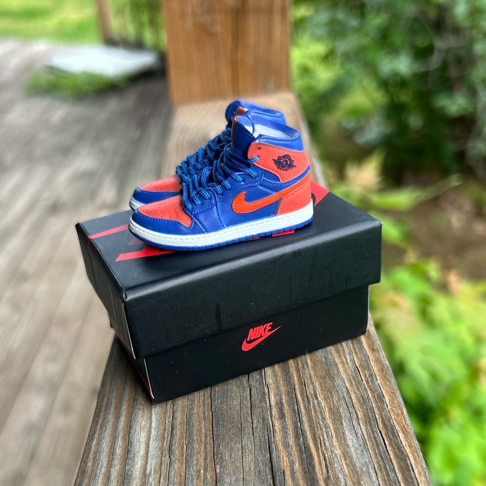 Mini collectable Nike Air Jordan 1 Mid Sneakers - Blue & Orange